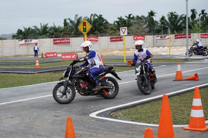 Durasi dan Jarak Tempuh Ideal Naik Motor